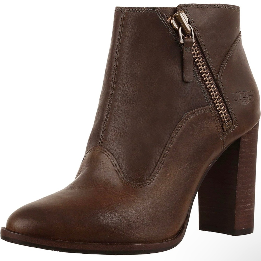 UGG Brown Ankle Boots with Chunky Heel and Zipper
Size 7.5 M